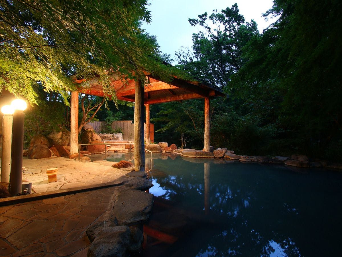 บ่อน้ำพุร้อนกลางแจ้ง