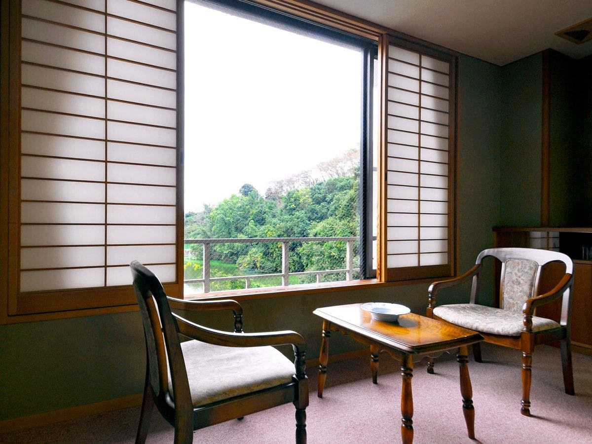 【ห้องพัก: ห้องสไตล์ญี่ปุ่น 8 เสื่อทาทามิในอาคารหลัก】เพลิดเพลินกับวิวทิวทัศน์