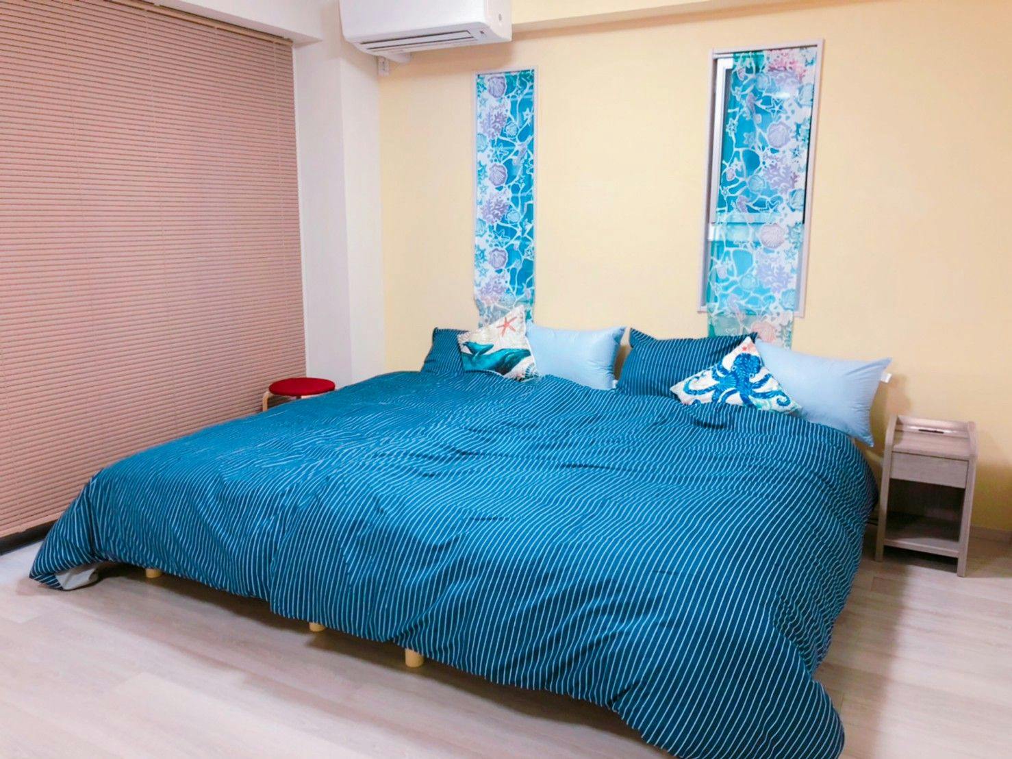 Kamar tidur bergaya Barat