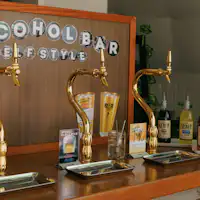 เบียร์ เลมอนซาวร์ และไวน์ ดื่มได้ไม่อั้น