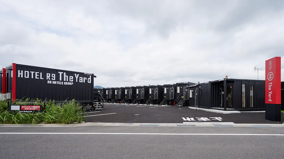 HOTEL R9 The Yard Koka