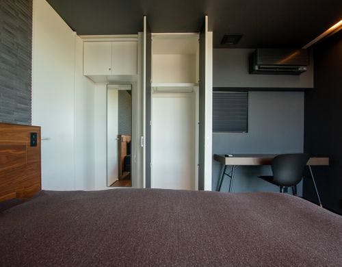 ベッドルーム_クローゼット