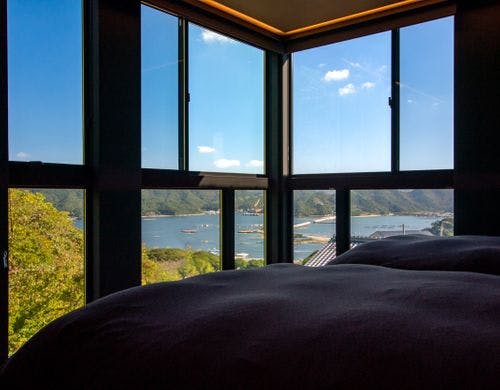 ベッドルーム_シモンズベッド