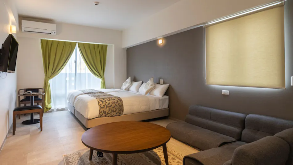 Mr.KINJO GRAND CATS <Ishigaki Island>