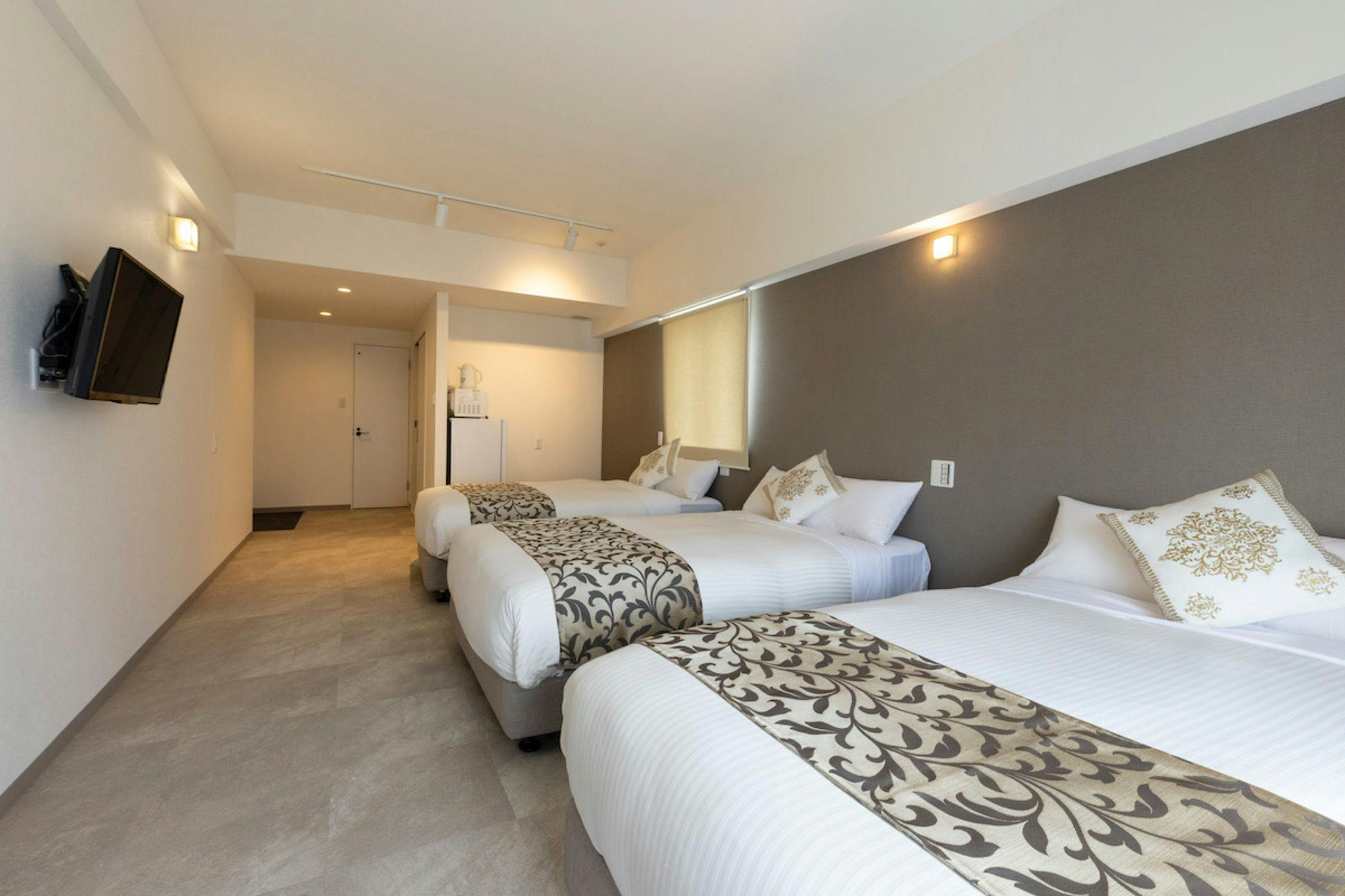 Mr.KINJO GRAND CATS <Ishigaki Island>