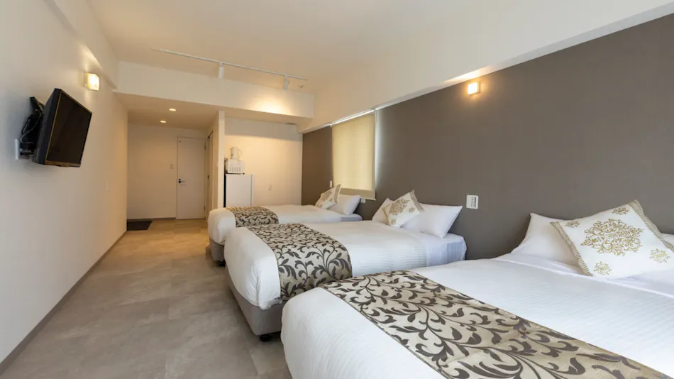 Mr.KINJO GRAND CATS <Ishigaki Island>