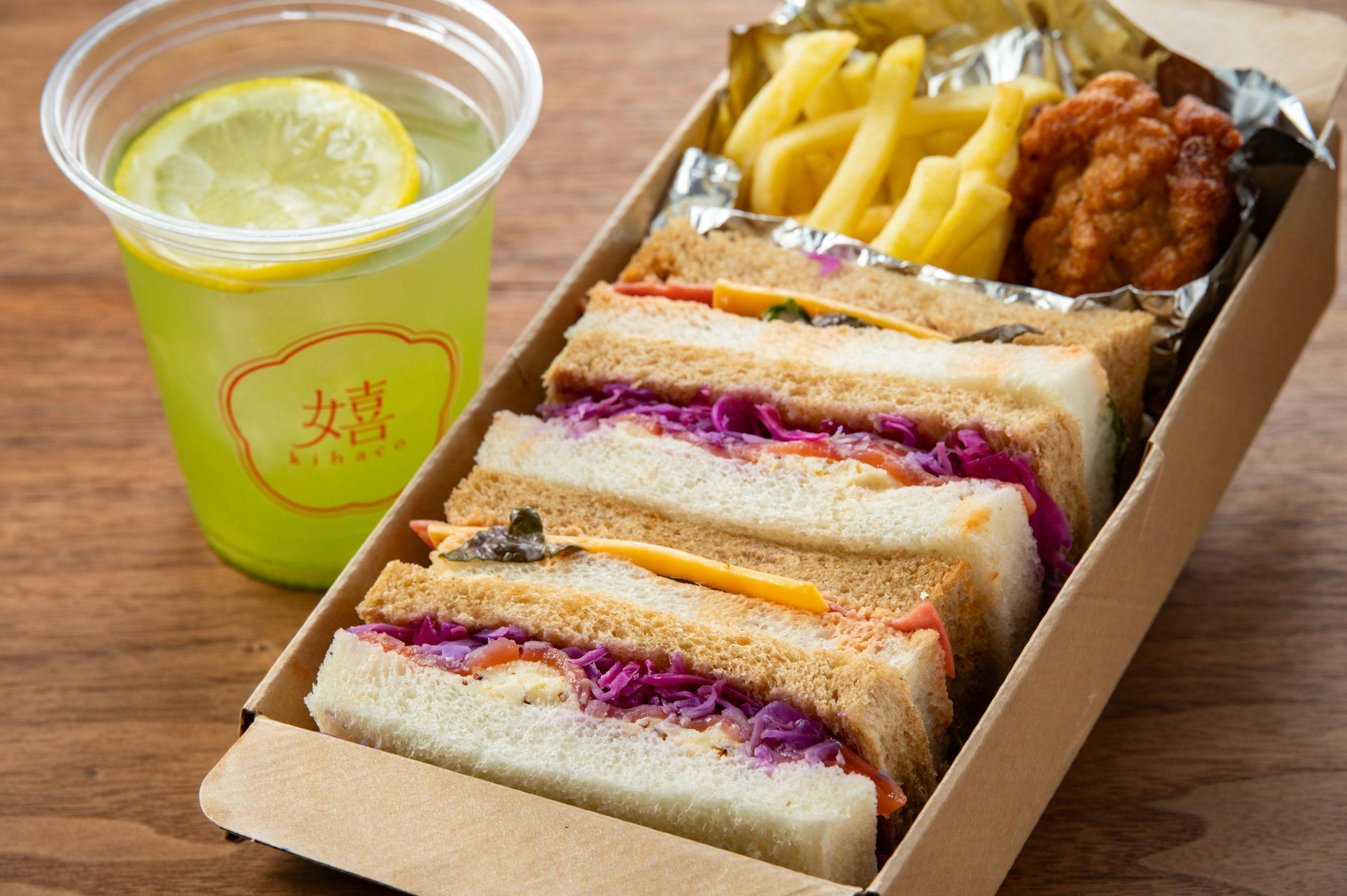 Kotak Bento Pagi "Kihaco Sand BOX Spesialis Hidangan Barat" Contoh