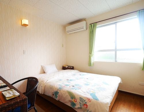 【セミダブルルーム】