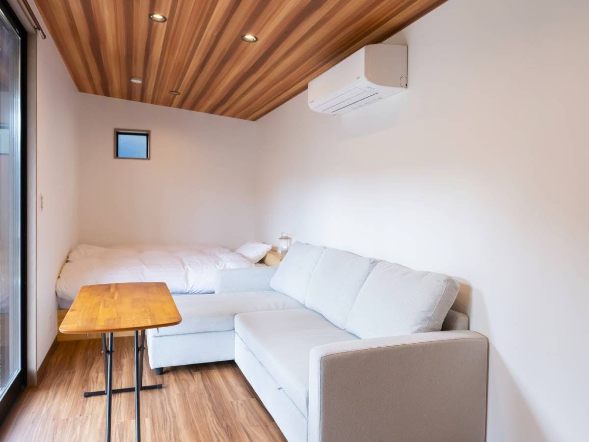 【กระท่อมคู่】