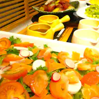 บุฟเฟ่ต์อาหารหลากหลายสีสันที่เปลี่ยนไปตามแต่ละเดือน