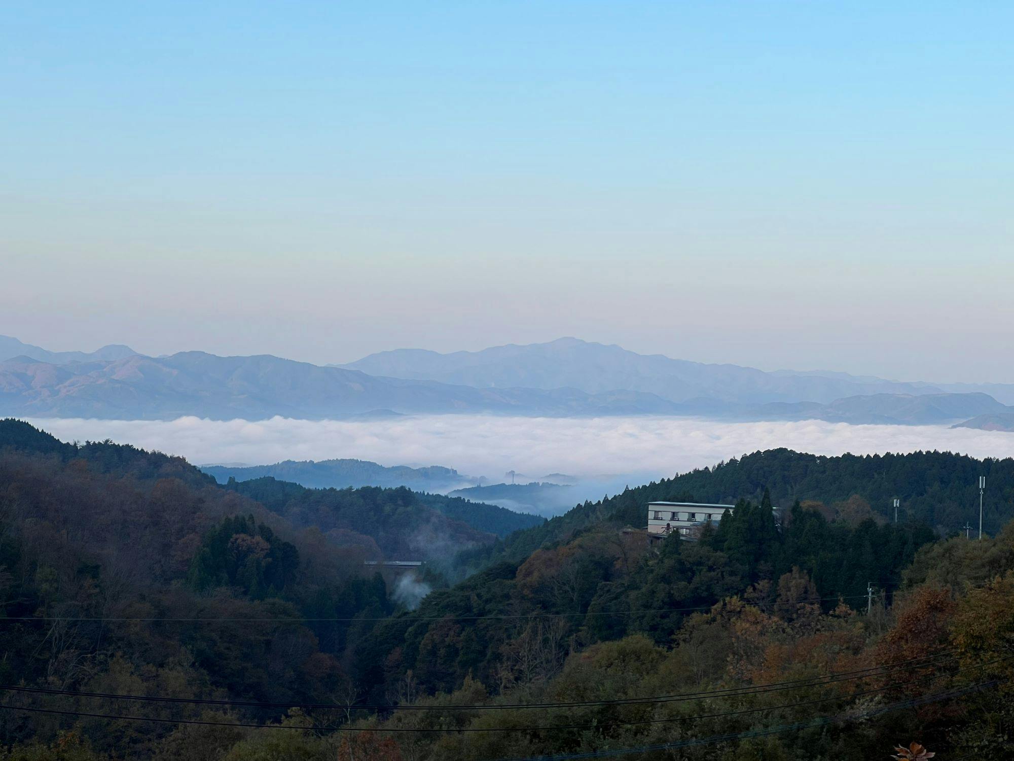 ทัศนียภาพ 'ทะเลหมอก' จากดาดฟ้าของเรา