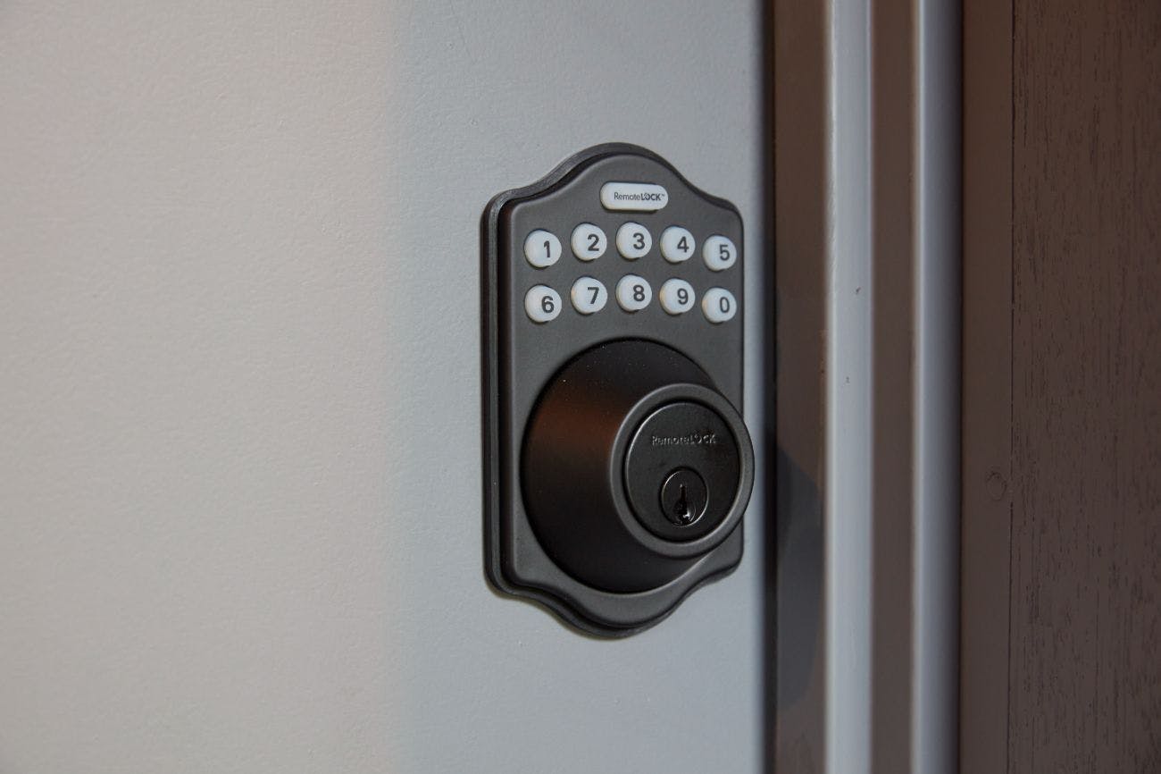 ล็อคระยะไกล