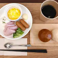 อาหารเช้าฟรี