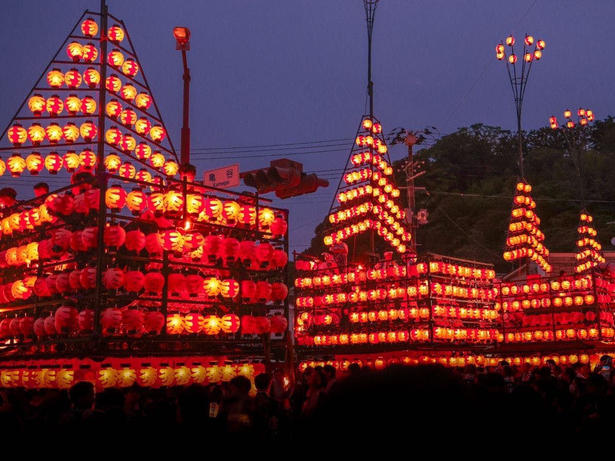 เทศกาลโคมไฟนิฮงมัตสึ หนึ่งในสามเทศกาลโคมไฟที่ยิ่งใหญ่ของญี่ปุ่น