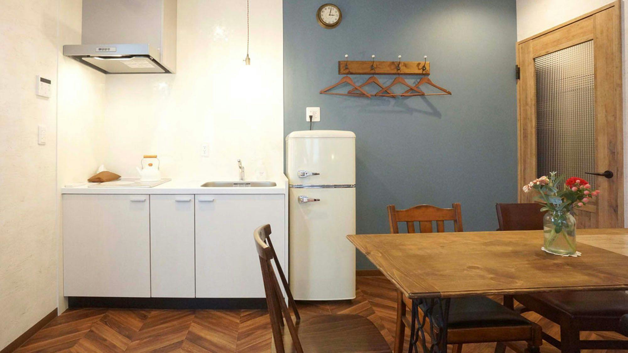 7 Rooms Hotel & Cafe