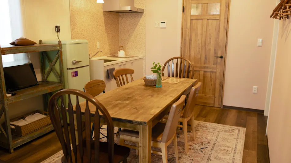 7 Rooms Hotel & Cafe