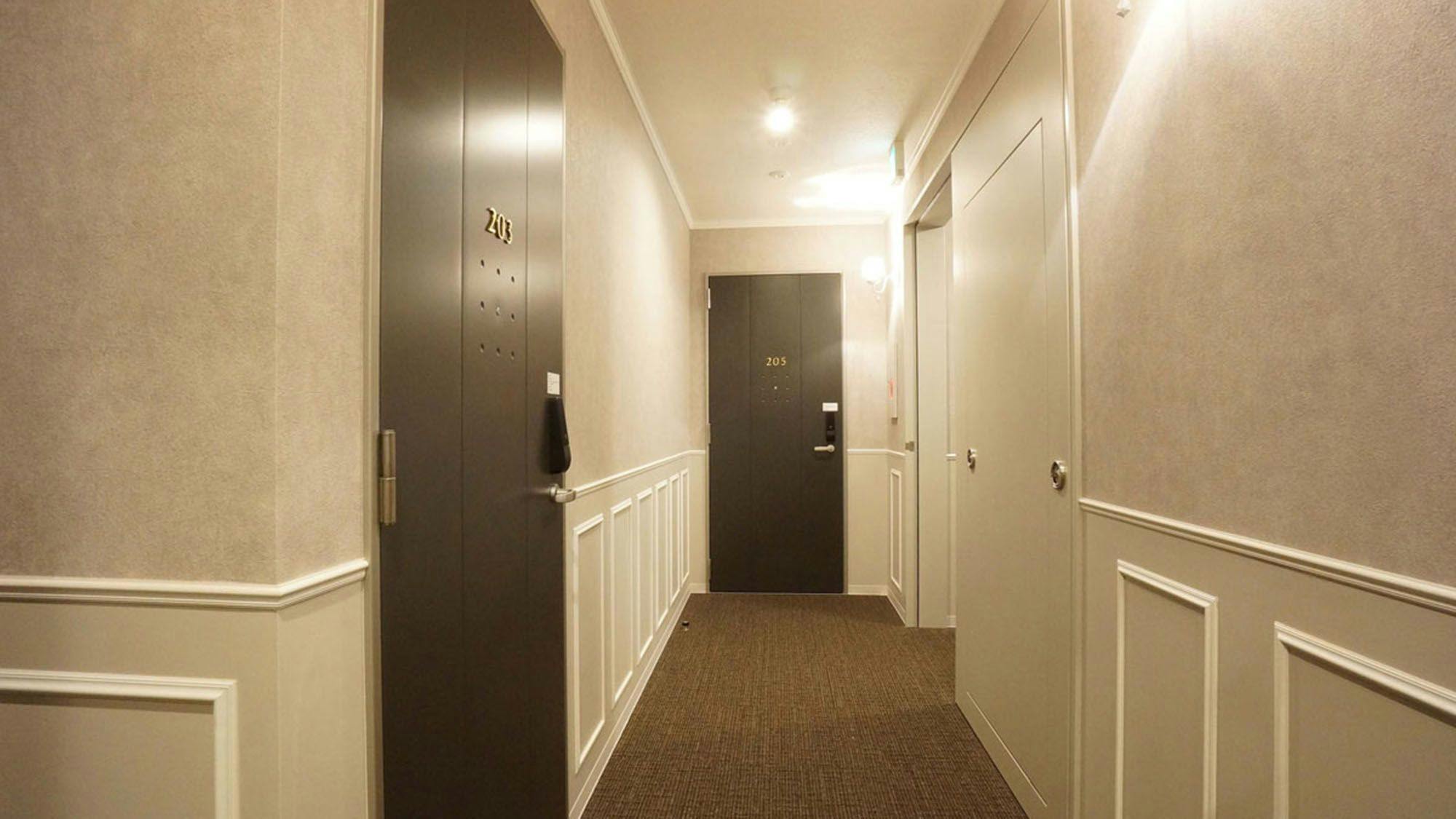 7 Rooms Hotel & Cafe