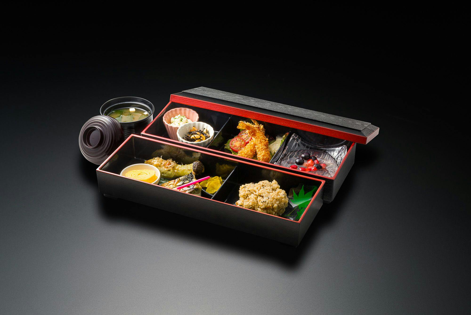 Bento Jepun kebanggaan Hotel!