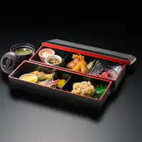 Bento Jepun kebanggaan Hotel!