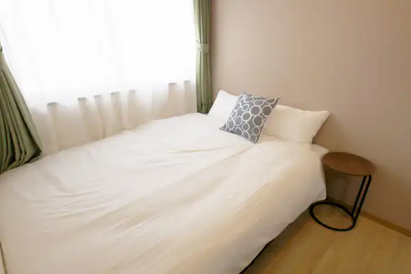 1 Katil Double (Saiz: 140cm×210cm)
