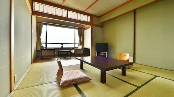 【ห้ามสูบบุหรี่】ตัวอย่างห้องสไตล์ญี่ปุ่นขนาด 8 เสื่อพร้อมวิวเทือกเขาแอลป์