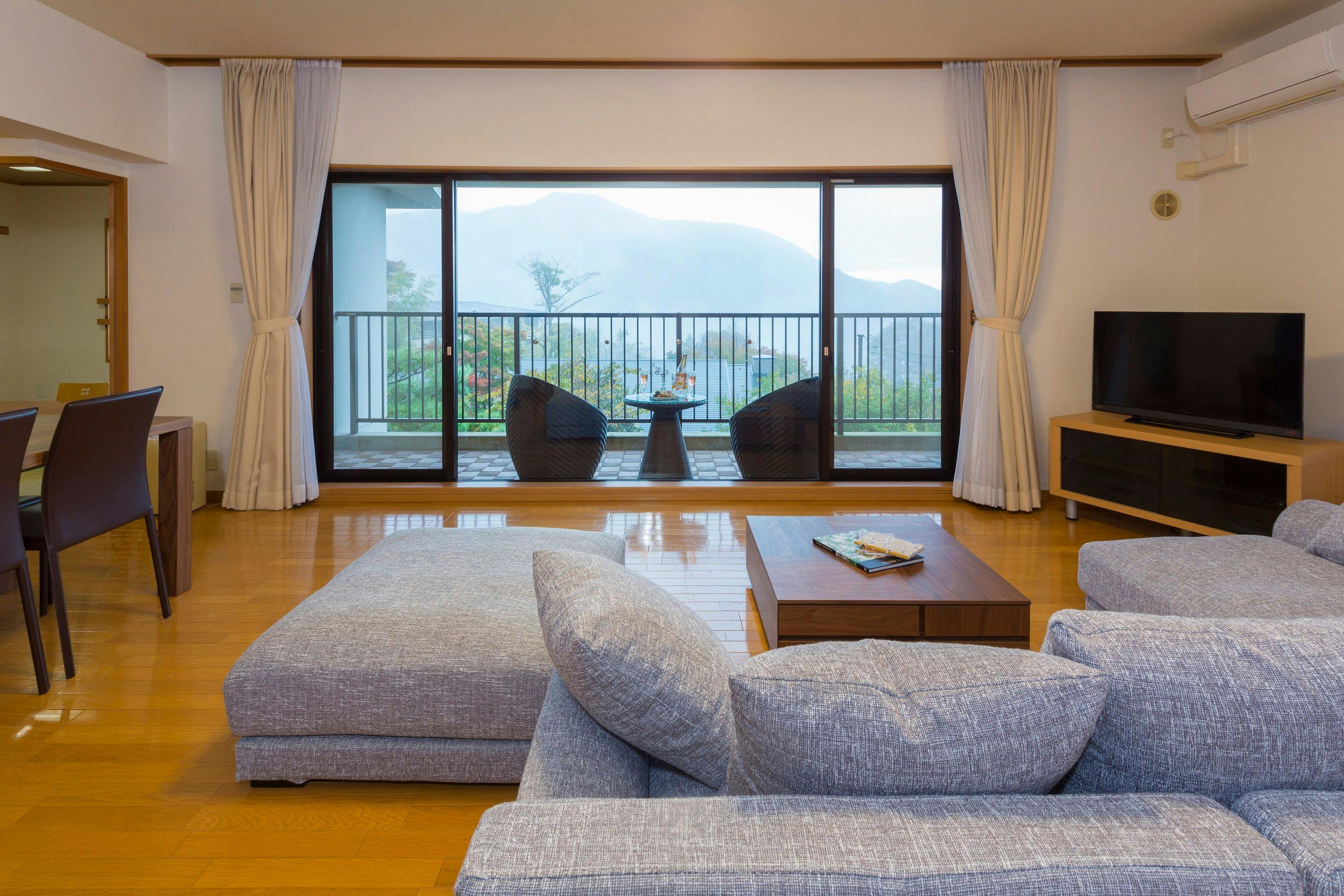 ห้องนั่งเล่นชั้นสอง