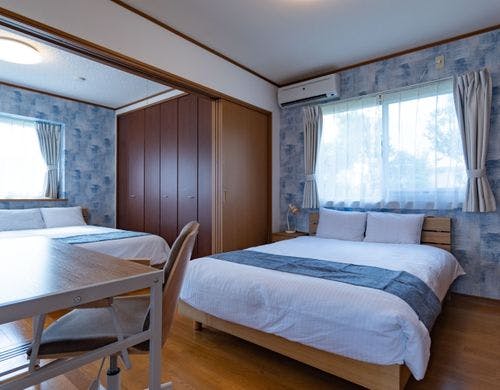 寝室　ダブルベッド