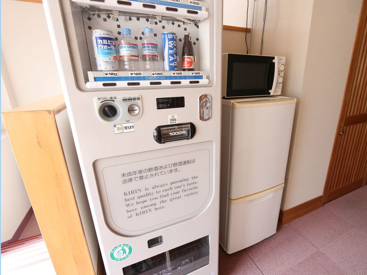 【สิ่งอำนวยความสะดวกภายใน】ตู้เย็นและไมโครเวฟใช้ร่วมกัน