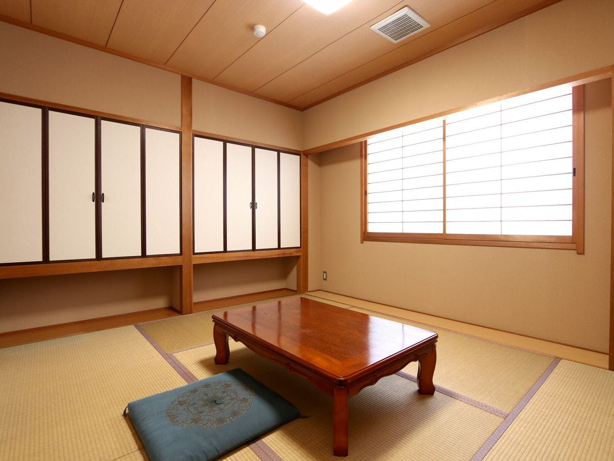 [ห้องสไตล์ญี่ปุ่น 6 เสื่อทาทามิ] พร้อมห้องน้ำในตัว