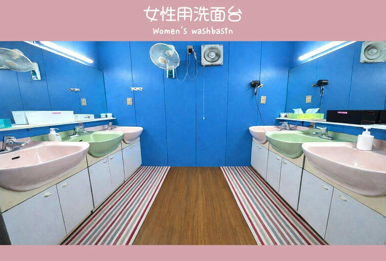 Capsule Hotel Block Room