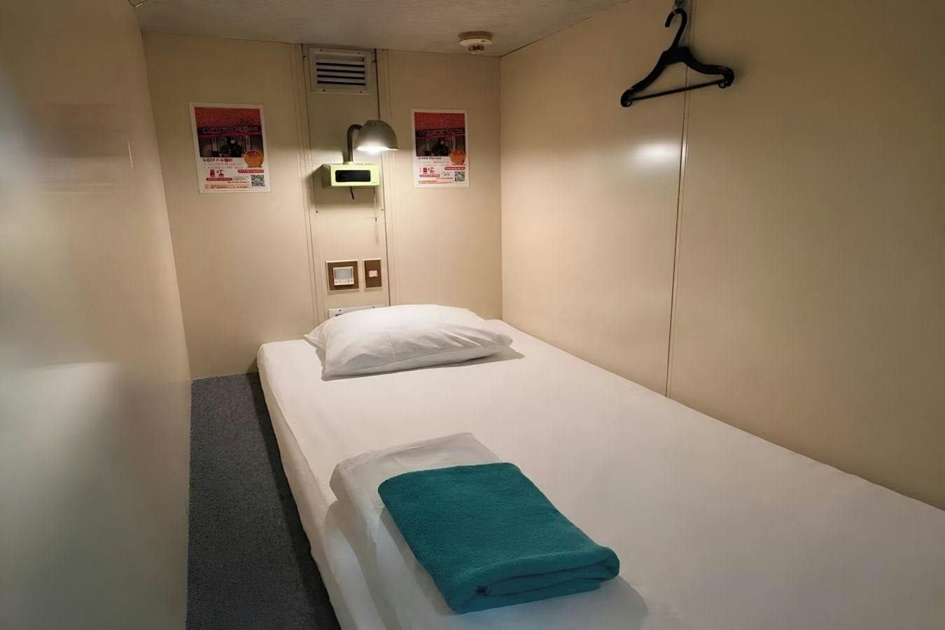 Capsule Hotel Block Room