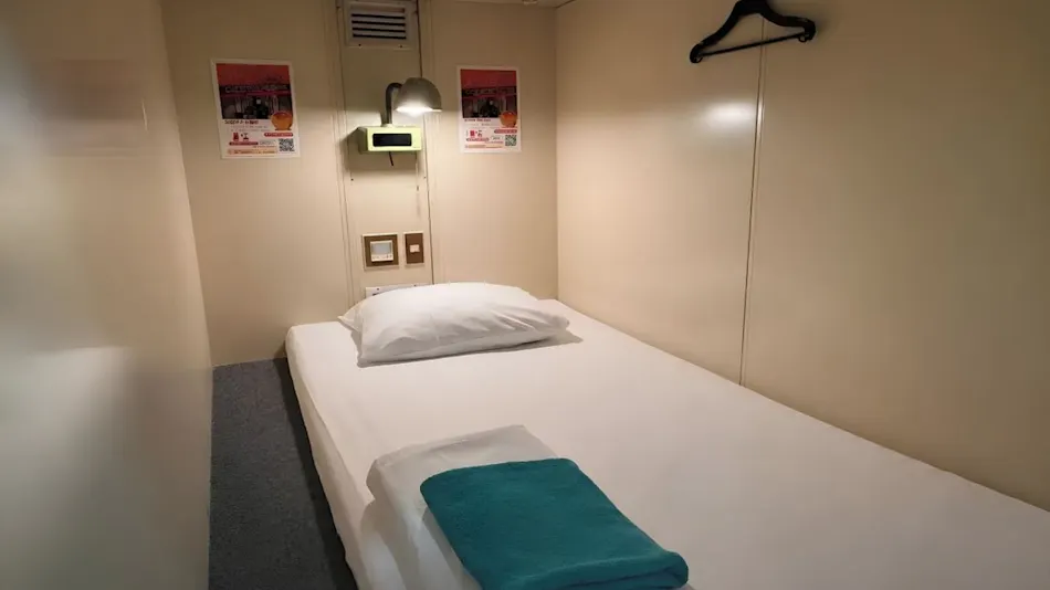 Capsule Hotel Block Room