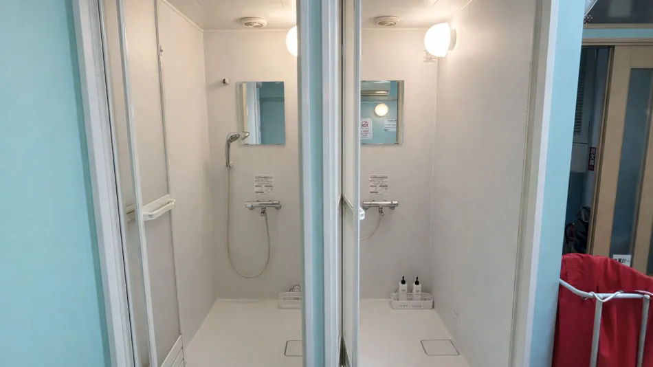 Capsule Hotel Block Room