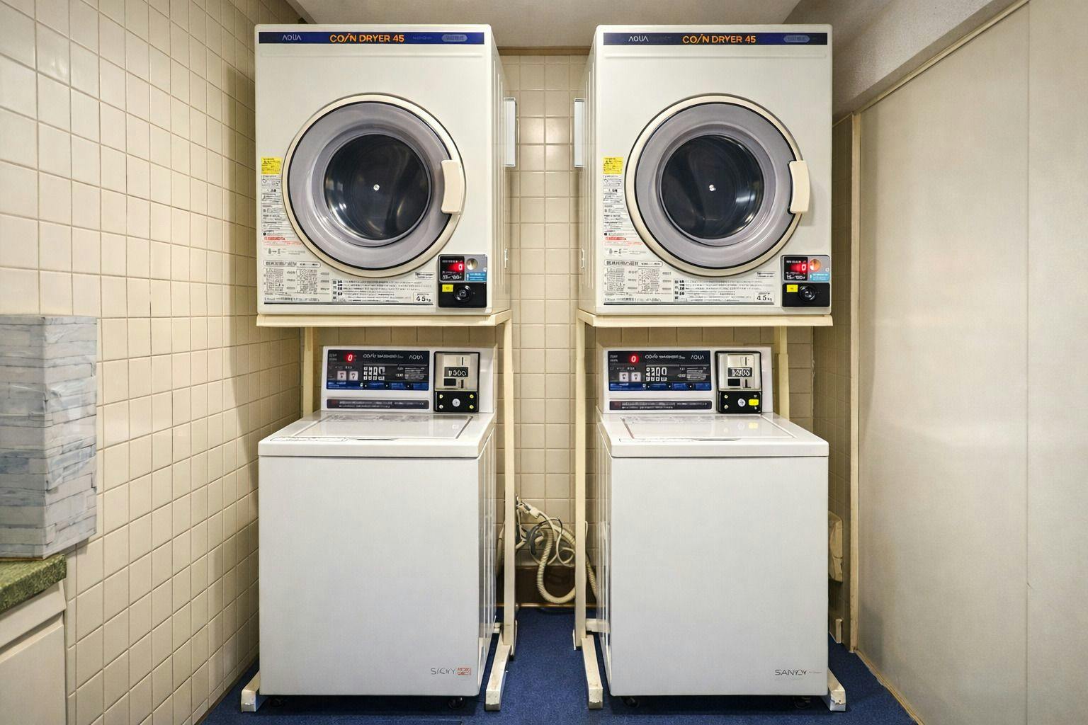 Capsule Hotel Block Room