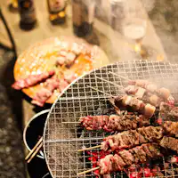 Tentu saja, peralatan BBQ dapat disewa.