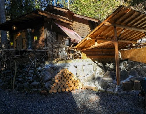 管理棟・アウトドアスペース