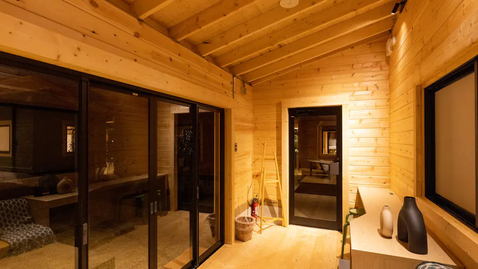 Outdoor Resort 'ETOWA KISARAZU' Surrounded by Nostalgia and Trees