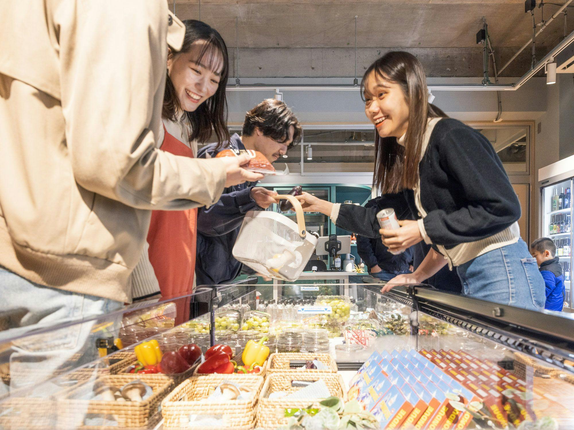 Outdoor Resort 'ETOWA KISARAZU' Surrounded by Nostalgia and Trees