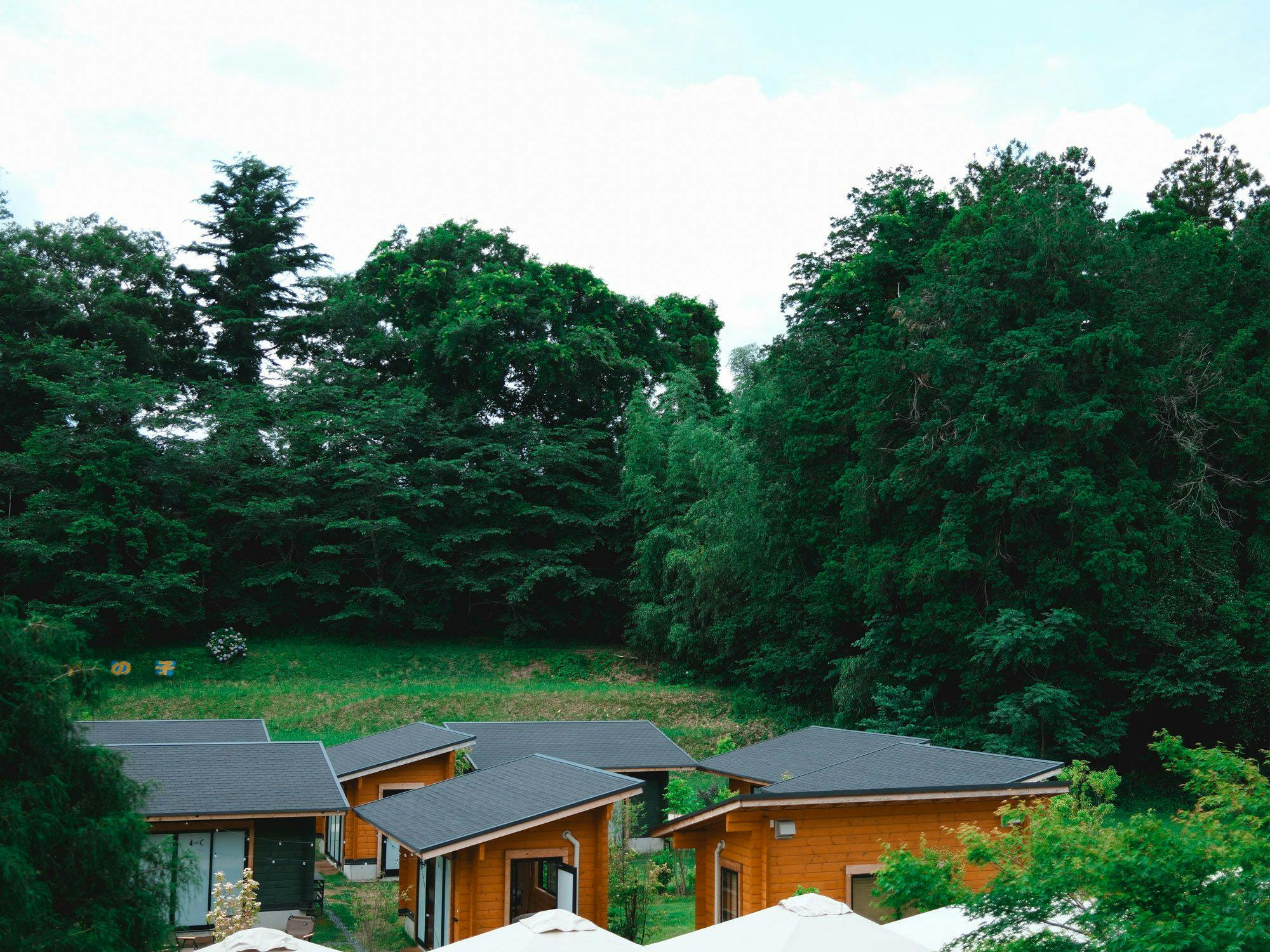 Outdoor Resort 'ETOWA KISARAZU' Surrounded by Nostalgia and Trees