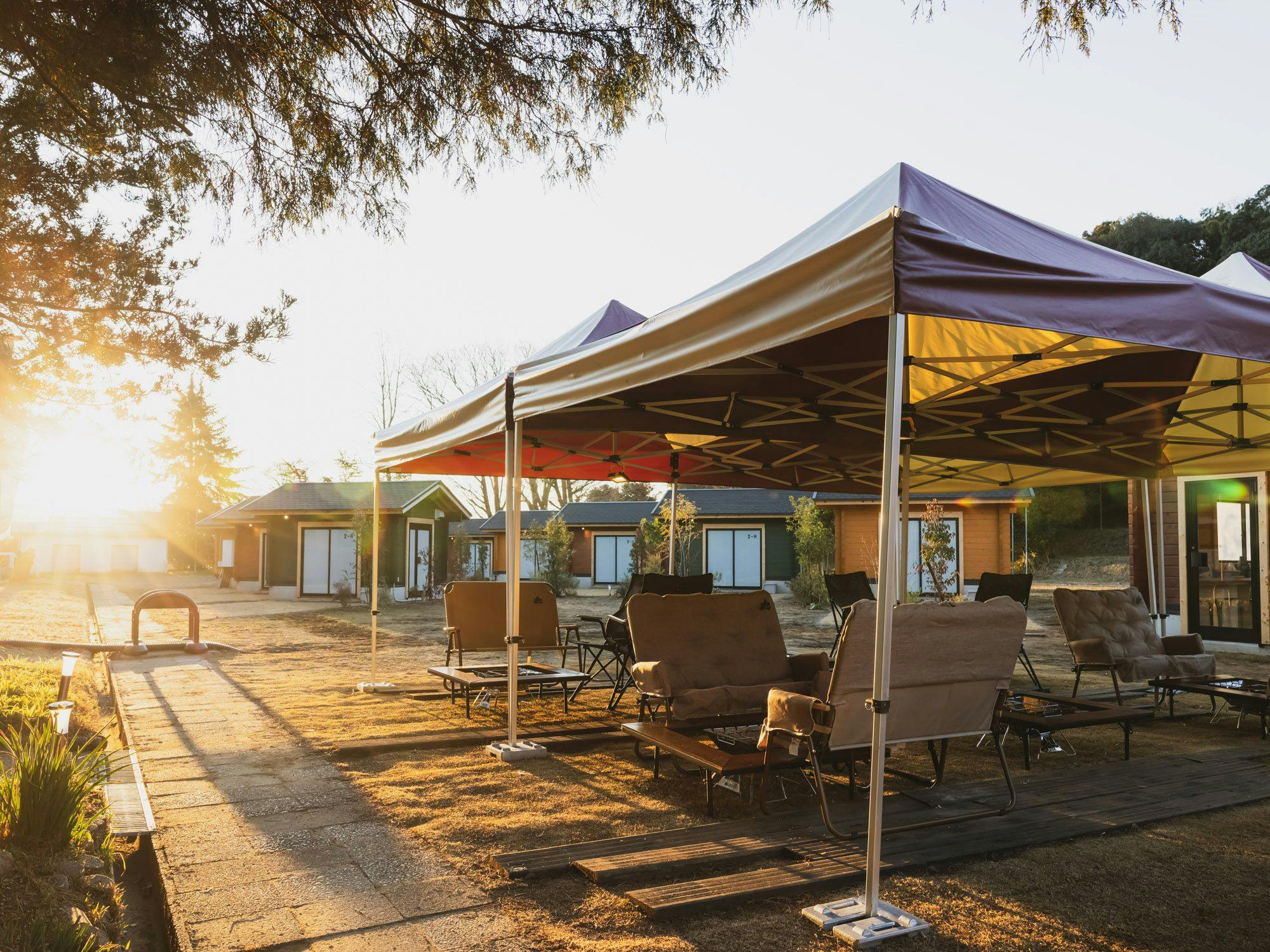 Outdoor Resort 'ETOWA KISARAZU' Surrounded by Nostalgia and Trees
