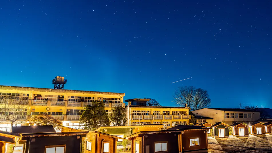 Outdoor Resort 'ETOWA KISARAZU' Surrounded by Nostalgia and Trees
