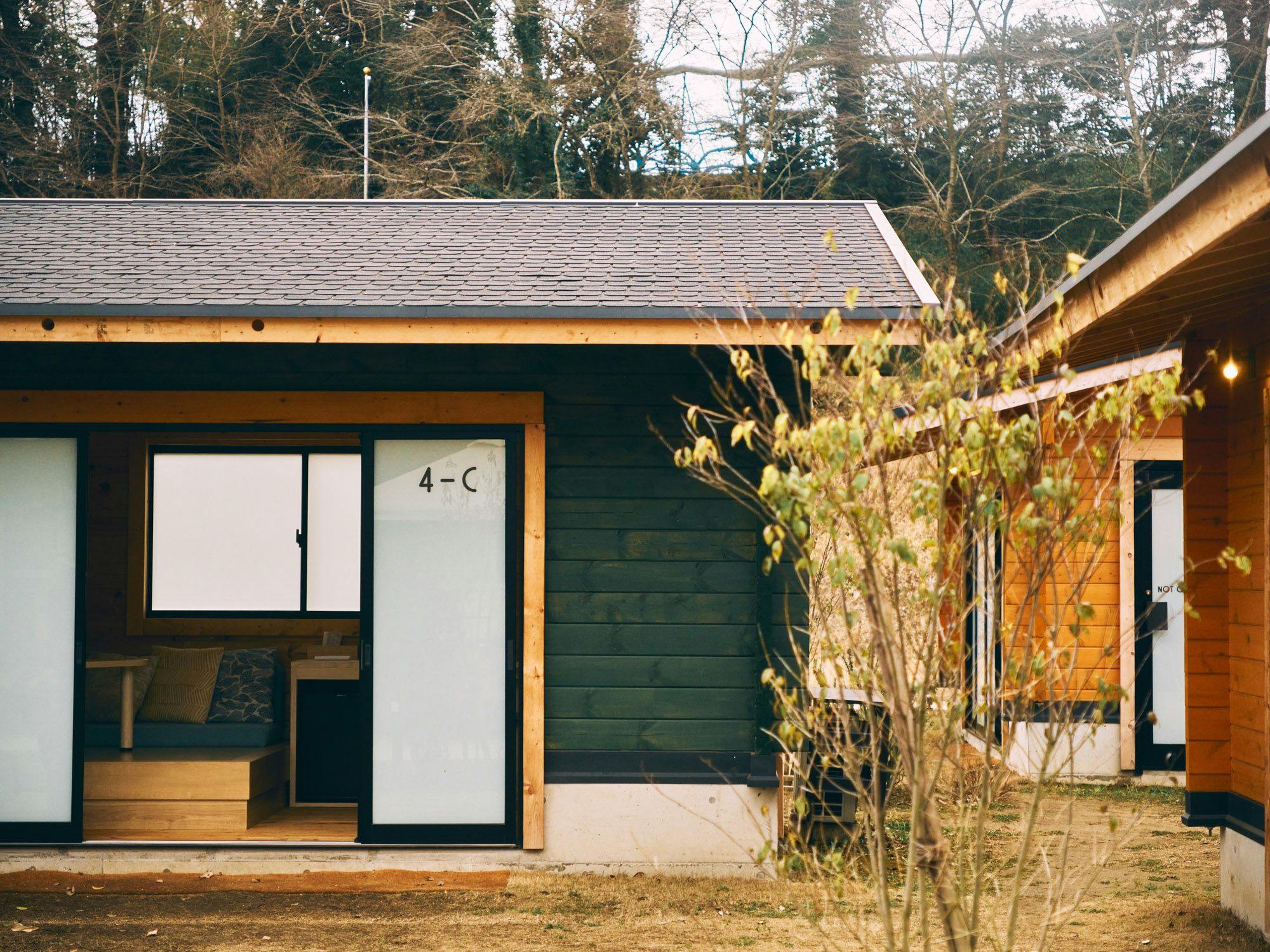 Outdoor Resort 'ETOWA KISARAZU' Surrounded by Nostalgia and Trees
