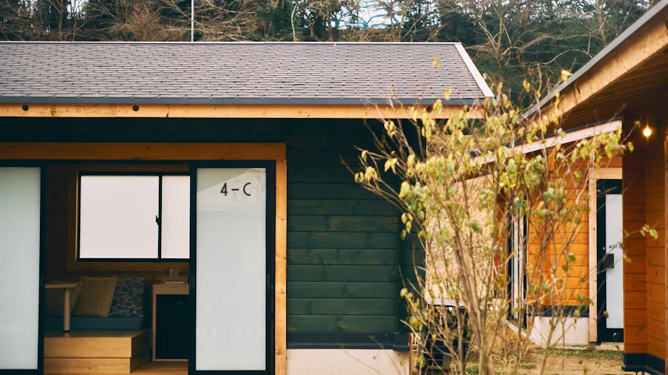 Outdoor Resort 'ETOWA KISARAZU' Surrounded by Nostalgia and Trees