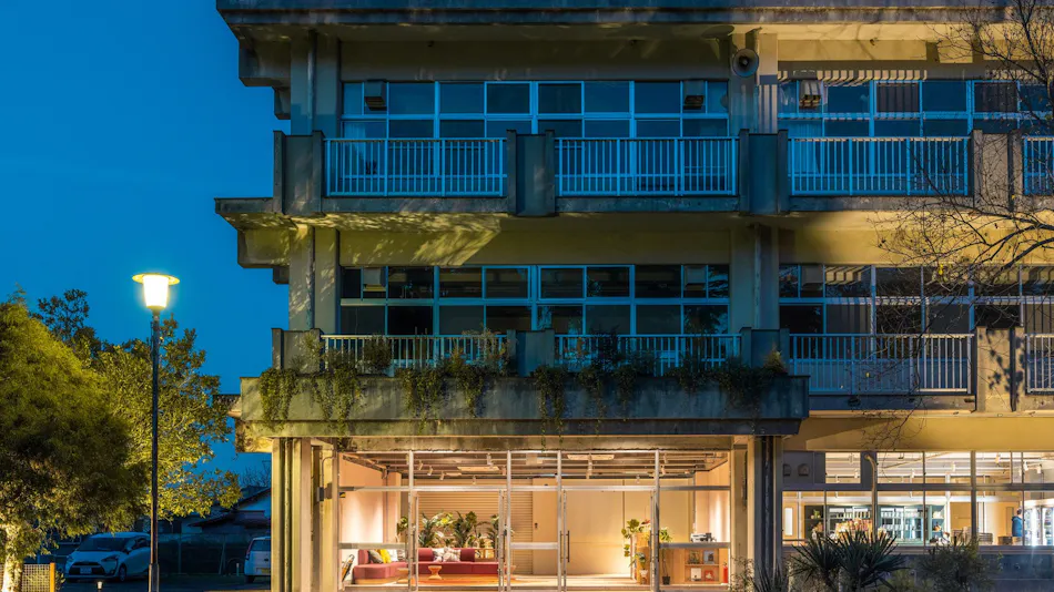 Outdoor Resort 'ETOWA KISARAZU' Surrounded by Nostalgia and Trees
