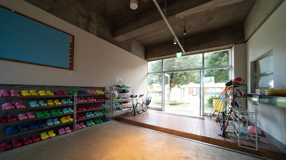 Outdoor Resort 'ETOWA KISARAZU' Surrounded by Nostalgia and Trees