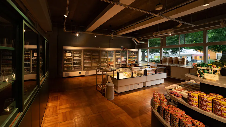 Outdoor Resort 'ETOWA KISARAZU' Surrounded by Nostalgia and Trees