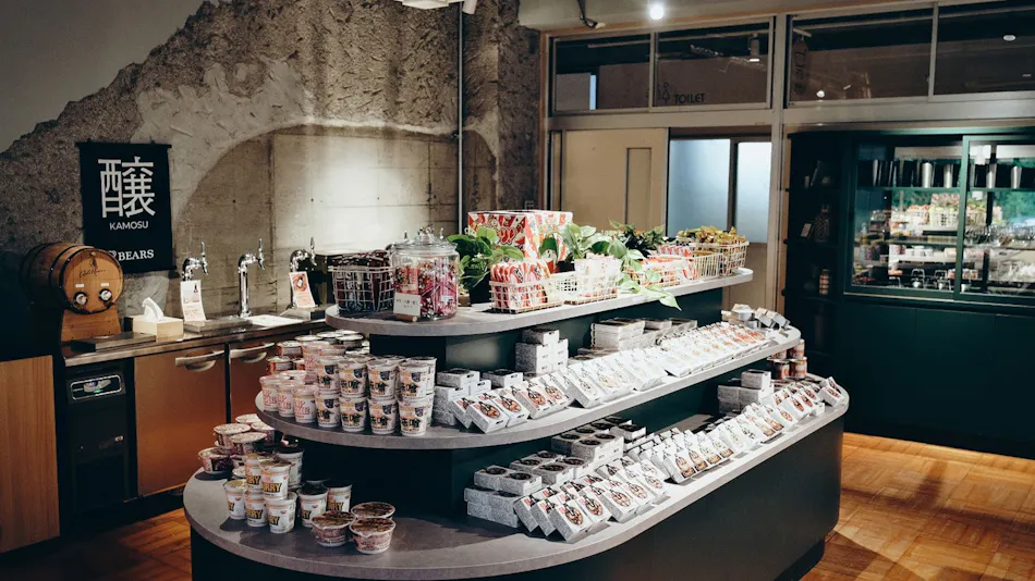 Outdoor Resort 'ETOWA KISARAZU' Surrounded by Nostalgia and Trees