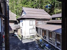 湯滝の宿　西屋