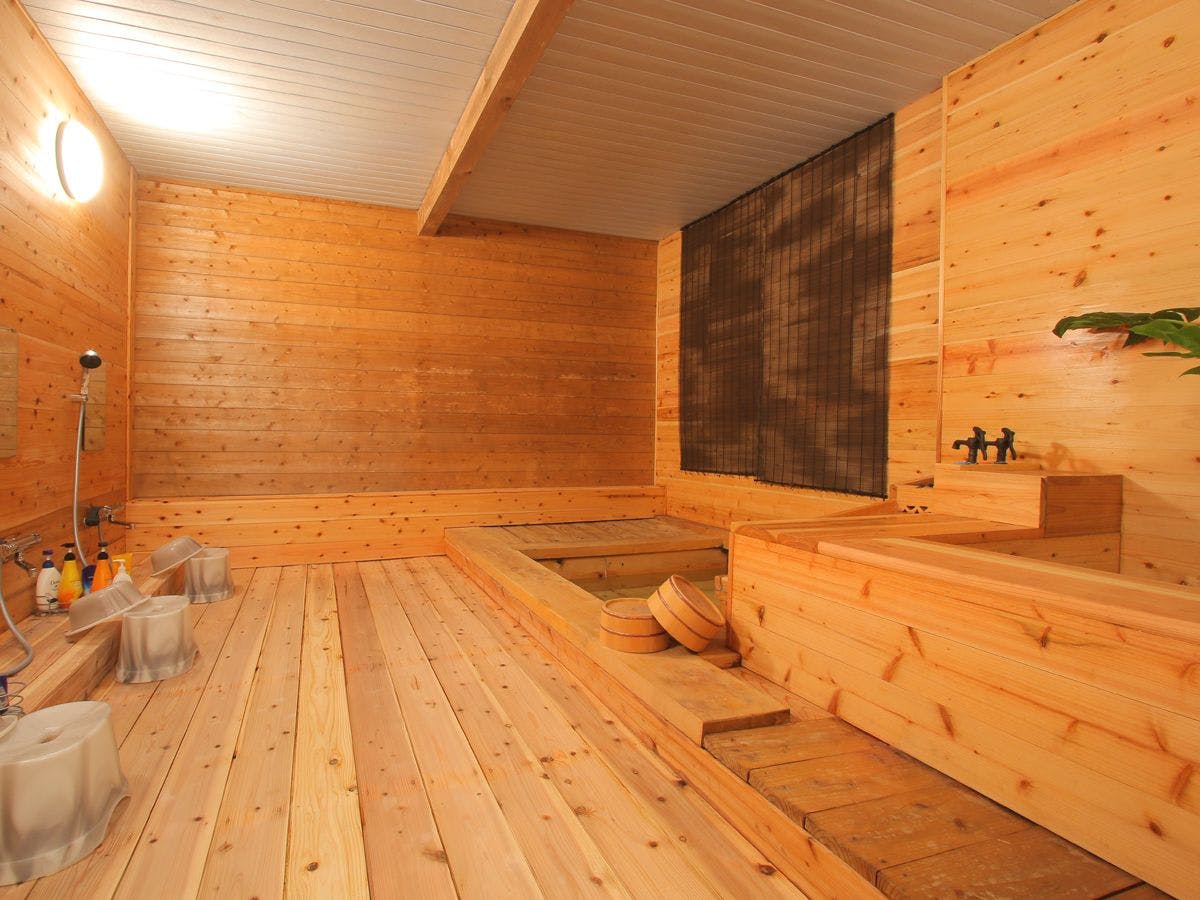 ห้องอาบน้ำชาย ชั้น 1