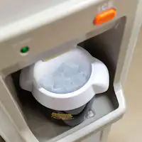 เครื่องทำน้ำแข็ง (3.7F)